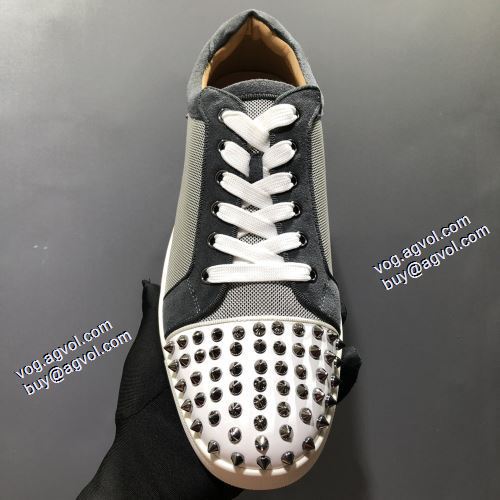 クリスチャンルブタンブランド コピー 2021秋冬 クリスチャンルブタン Christian Louboutin 上品な輝きを放つ形 フラットシューズ 滑りにくい