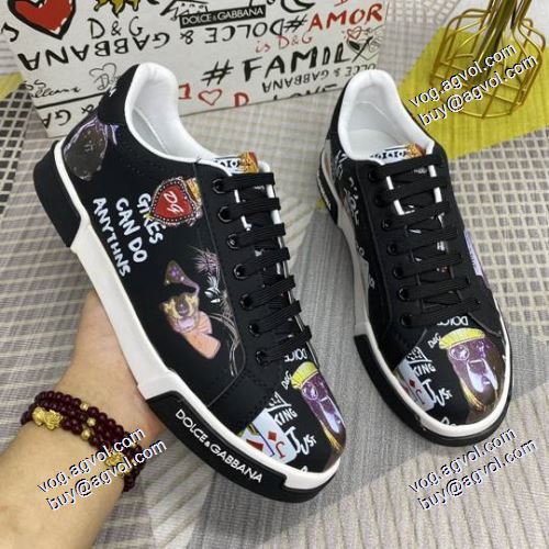 落ち着いた感覚 ドルチェ&ガッバーナコピーブランド 2021春夏 ドルチェ＆ガッバーナ Dolce&Gabbana カラーソール 着用