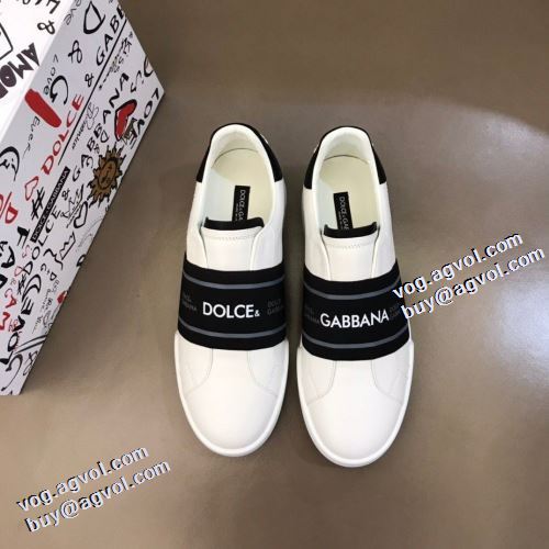大絶賛の履き心地! 2021秋冬 ドルチェ＆ガッバーナ Dolce&Gabbana フラットシューズ 極上シューズ 2色可選 紐なし リゾートスタイル ドルチェ&ガッバーナブランド 偽物 通販