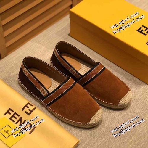 綺麗に決まるフォルム！ FENDIブランドコピー 2021春夏 フェンディ FENDI 2色可選 モカシン 脱ぎ履きしやすい/着脱しやすい
