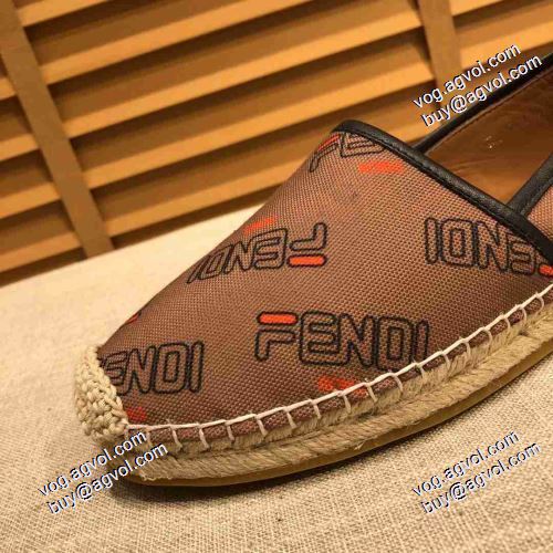 人気商品登場 柔軟 2021春夏 フェンディ FENDI 2色可選 エスバドリーユ フェンディスーパーコピー