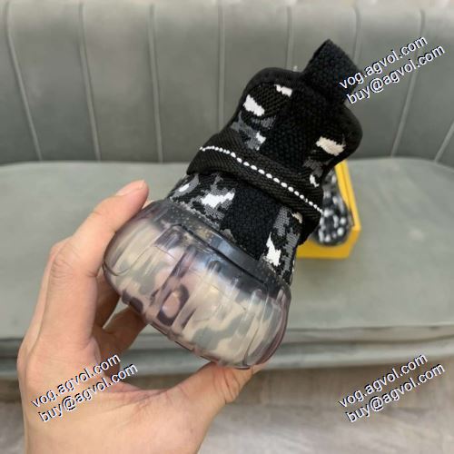 上品な輝きを放つ形 2色可選 2021春夏 フェンディ FENDI メッシュ ロードジョグ FENDIスーパーコピー