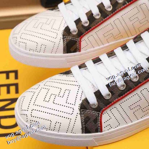 2021秋冬 フェンディ FENDI 2色可選 フラットシューズ リゾートスタイル フルグレインレザー 優しい履き心地 柔軟 最安値に挑戦 フェンディブランド コピー