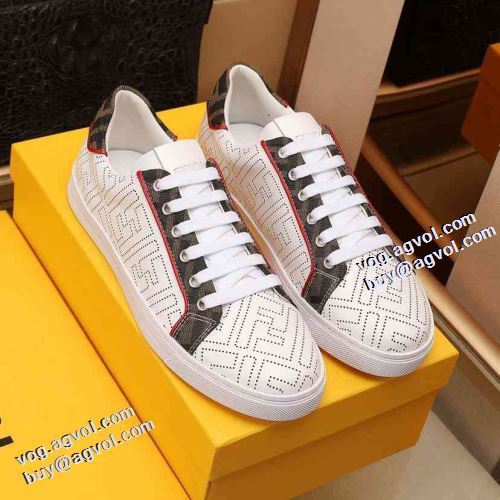 2021秋冬 フェンディ FENDI 2色可選 フラットシューズ リゾートスタイル フルグレインレザー 優しい履き心地 柔軟 最安値に挑戦 フェンディブランド コピー
