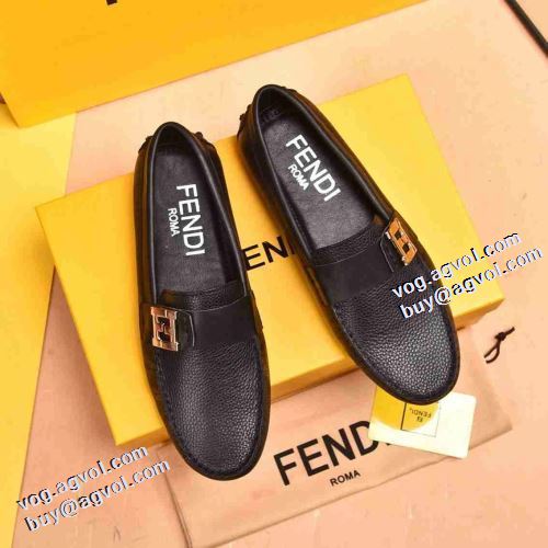 2021秋冬 フェンディ FENDI フェンディスーパーコピー モカシンシューズ 着脱の簡単なスリップオンタイプ すべり防止 高級感ある 底にラバーが貼ってある 履き心地のいい