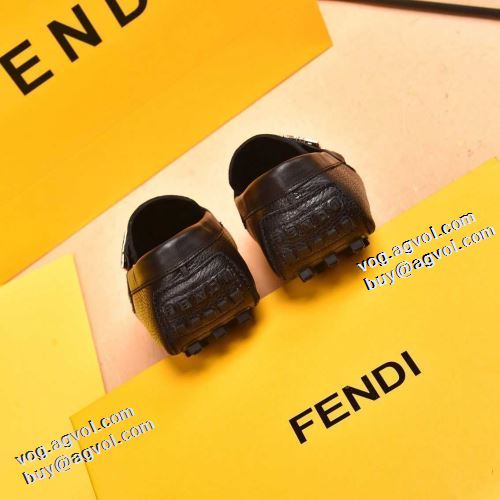 2021秋冬 フェンディ FENDI フェンディスーパーコピー モカシンシューズ 着脱の簡単なスリップオンタイプ すべり防止 高級感ある 底にラバーが貼ってある 履き心地のいい