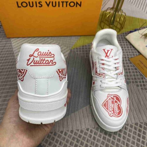 ルイ ヴィトン LOUIS VUITTON 極上シューズ スニーカー 2022新作 オリジナル 早くも完売している ルイ ヴィトンスーパーコピー 激安 2色可選
