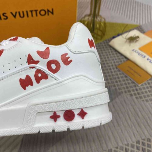 2022新作 ルイ ヴィトンコピーブランド 今一番HOTな新品 クッション加工 ルイ ヴィトン LOUIS VUITTON 優しい履き心地 ランニングシューズ