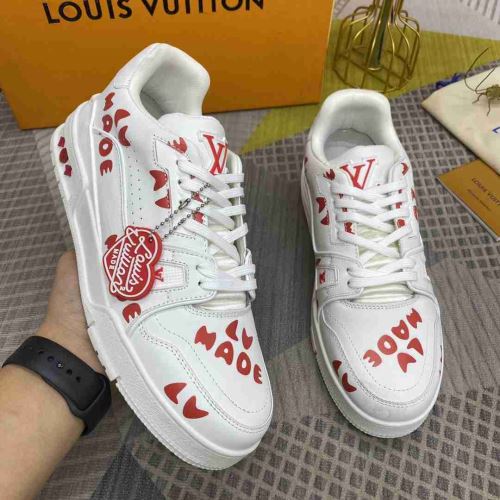 2022新作 ルイ ヴィトンコピーブランド 今一番HOTな新品 クッション加工 ルイ ヴィトン LOUIS VUITTON 優しい履き心地 ランニングシューズ