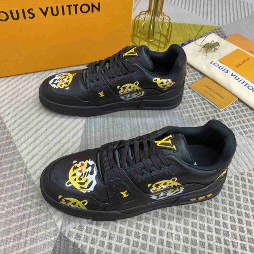 スニーカー 実用性に溢れるアイテム ルイ ヴィトン LOUIS VUITTON 汚れも目立ちにくい 2022新作 ルイ ヴィトン偽物ブランド 大人の雰囲気抜群