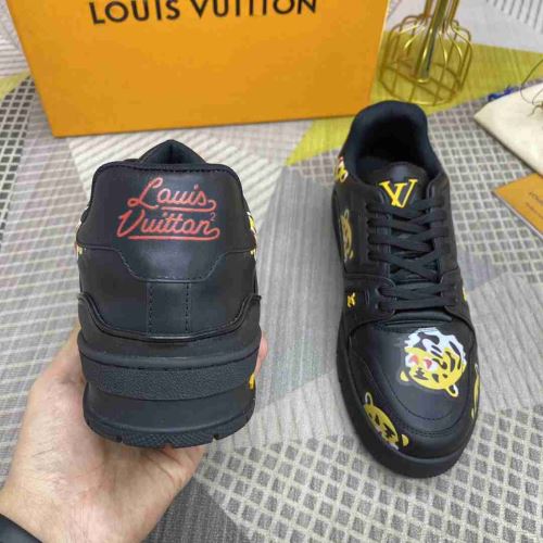 スニーカー 実用性に溢れるアイテム ルイ ヴィトン LOUIS VUITTON 汚れも目立ちにくい 2022新作 ルイ ヴィトン偽物ブランド 大人の雰囲気抜群