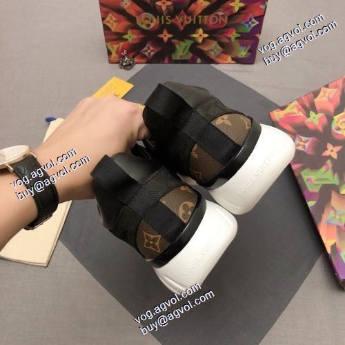 2色可選 スニーカー ジョギング 履き心地抜群 2021秋冬 ルイ ヴィトンスーパーコピー ルイ ヴィトン LOUIS VUITTON もっとも高い人気を誇る 