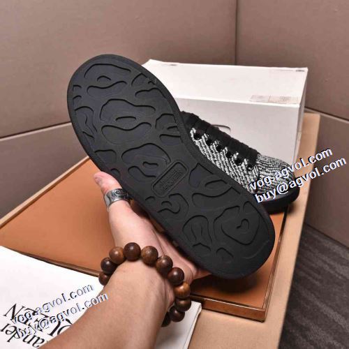 2021秋冬 アレキサンダー マックイーン alexander mcqueen 女性にも男性にも適応 着用 リゾートスタイル オックス ブランドコピー 人気ブランド カジュアルシューズ