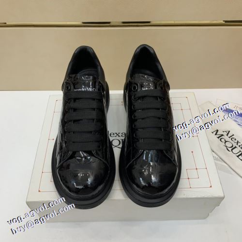 2021秋冬 アレキサンダー マックイーン コピーブランド alexander mcqueen コスパ最高のプライス ポップ エナメル革 カジュアルシューズ 透湿?防水素材採用 軽い履き心地