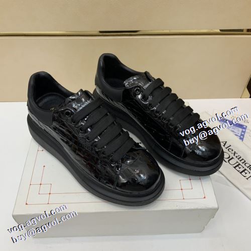 2021秋冬 アレキサンダー マックイーン コピーブランド alexander mcqueen コスパ最高のプライス ポップ エナメル革 カジュアルシューズ 透湿?防水素材採用 軽い履き心地