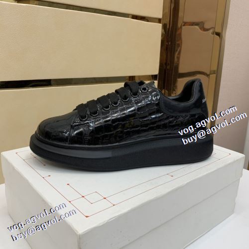 2021秋冬 アレキサンダー マックイーン コピーブランド alexander mcqueen コスパ最高のプライス ポップ エナメル革 カジュアルシューズ 透湿?防水素材採用 軽い履き心地