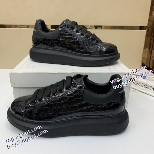 2021秋冬 アレキサンダー マックイーン コピーブランド alexander mcqueen コスパ最高のプライス ポップ エナメル革 カジュアルシューズ 透湿?防水素材採用 軽い履き心地