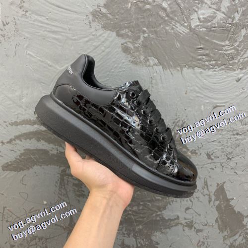 2021秋冬 アレキサンダー マックイーン コピーブランド alexander mcqueen コスパ最高のプライス ポップ エナメル革 カジュアルシューズ 透湿?防水素材採用 軽い履き心地