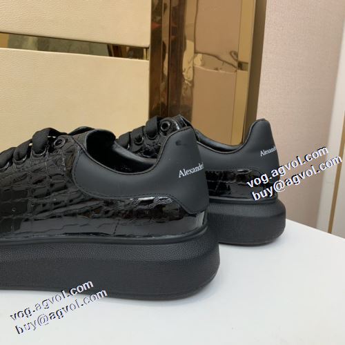 2021秋冬 アレキサンダー マックイーン コピーブランド alexander mcqueen コスパ最高のプライス ポップ エナメル革 カジュアルシューズ 透湿?防水素材採用 軽い履き心地