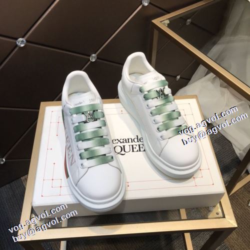2021秋冬 アレキサンダー マックイーン 着心地抜群 alexander mcqueen コピー商品 着用 ロードジョグ カジュアルシューズ 女性にも男性にも適応 高機能防滑ソール 飽きの来ない