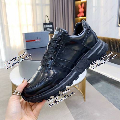 プラダ PRADA 2021春夏 プラダブランド 偽物 通販 上品な輝きを放つ形 カジュアルシューズ 
