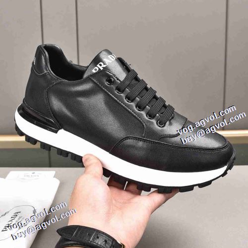 2021秋冬 プラダ PRADA 豊富なサイズ プラダコピー ブランド 底にラバーが貼ってある ランニングシューズ 2色可選 リゾートスタイル