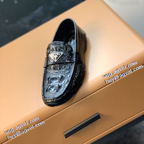 2021秋冬 プラダ PRADA 海外セレブ愛用 プラダスーパーコピー 激安 ローファー 紐なし ファッション 人気 軽い履き心地 滑りにくい