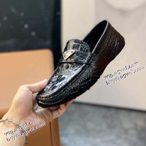 2021秋冬 プラダ PRADA 海外セレブ愛用 プラダスーパーコピー 激安 ローファー 紐なし ファッション 人気 軽い履き心地 滑りにくい