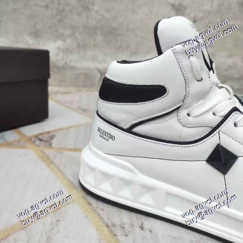 ヴァレンティノスーパーコピー 激安 ハイトップシューズ 2021秋冬 ランニングシューズ ヴァレンティノ VALENTINO ファッション 人気