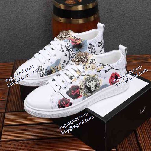 最安値に挑戦 ヴェルサーチVERSACE 2021春夏 VERSACEブランド 偽物 通販 スニーカー 