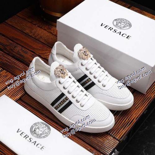 VERSACEブランド 偽物 通販 ヴェルサーチVERSACE カジュアルシューズ 人気ブランド 2021春夏 