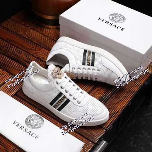 VERSACEブランド 偽物 通販 ヴェルサーチVERSACE カジュアルシューズ 人気ブランド 2021春夏 