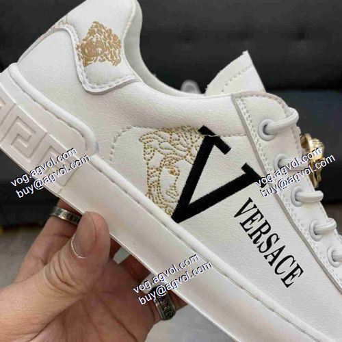 サイズ豊富 ヴェルサーチVERSACE カジュアルシューズ 2021春夏 VERSACE偽物ブランド 