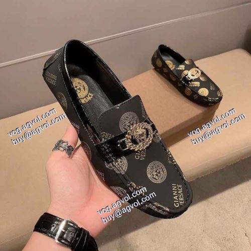 VERSACE偽物ブランド 超目玉 ヴェルサーチVERSACE 2021春夏 カジュアルシューズ