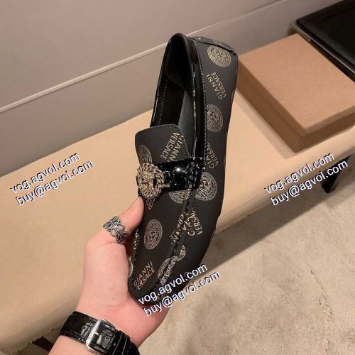 VERSACE偽物ブランド 超目玉 ヴェルサーチVERSACE 2021春夏 カジュアルシューズ