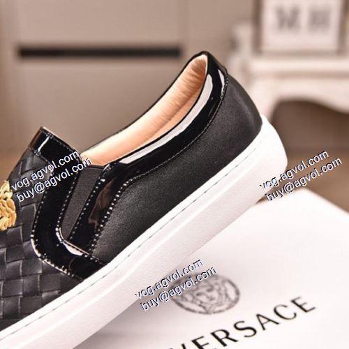 2021春夏 VERSACEブランド 偽物 通販 カジュアルシューズ 落ち着いた感覚 ヴェルサーチVERSACE 