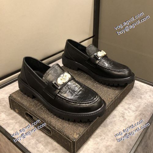豊富なサイズ コンフォート 2021秋冬 ヴェルサーチVERSACE ビジネスシューズ 大人の雰囲気抜群 ヴェルサーチブランド 偽物 通販