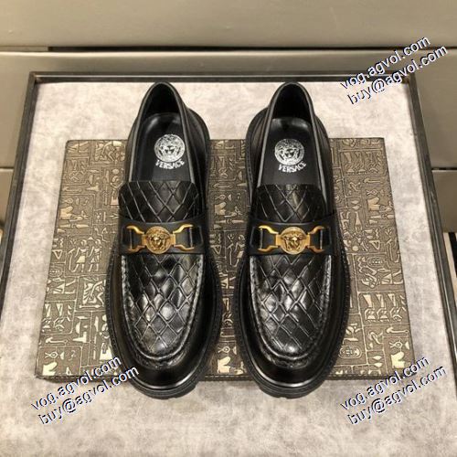 希少価値大！2021秋冬 脱ぎ履きしやすい/着脱しやすい ヴェルサーチVERSACE ビジネスシューズ ファッション 人気 ヴェルサーチスーパーコピー 激安