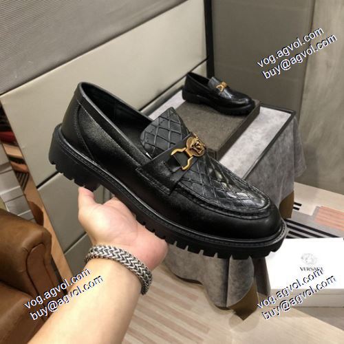 希少価値大！2021秋冬 脱ぎ履きしやすい/着脱しやすい ヴェルサーチVERSACE ビジネスシューズ ファッション 人気 ヴェルサーチスーパーコピー 激安