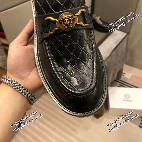 希少価値大！2021秋冬 脱ぎ履きしやすい/着脱しやすい ヴェルサーチVERSACE ビジネスシューズ ファッション 人気 ヴェルサーチスーパーコピー 激安