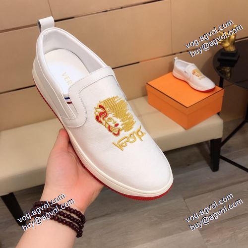 サボサンダル 2色可選 ローヒール 高品質 人気 2021秋冬 ヴェルサーチVERSACE ヴェルサーチコピーブランド 紐なし
