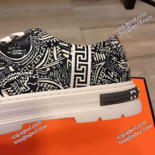 靴の滑り止め 2021秋冬 ヴェルサーチVERSACE カジュアルシューズ オリジナル 流行や季節に拘らないデザイン ヴェルサーチ偽物ブランド