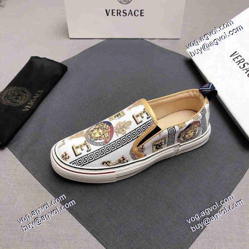 高級感ある スリップオン 2021秋冬 カジュアルシューズ ヴェルサーチVERSACE エスバドリーユ ヴェルサーチスーパーコピー