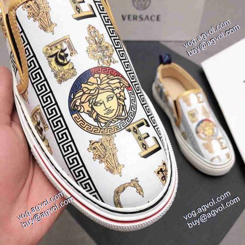 高級感ある スリップオン 2021秋冬 カジュアルシューズ ヴェルサーチVERSACE エスバドリーユ ヴェルサーチスーパーコピー