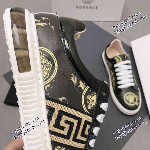 スニーカー 2021秋冬 ヴェルサーチVERSACE フラットシューズ 流行を超えた定番シューズ 人気商品登場 ヴェルサーチブランド コピー