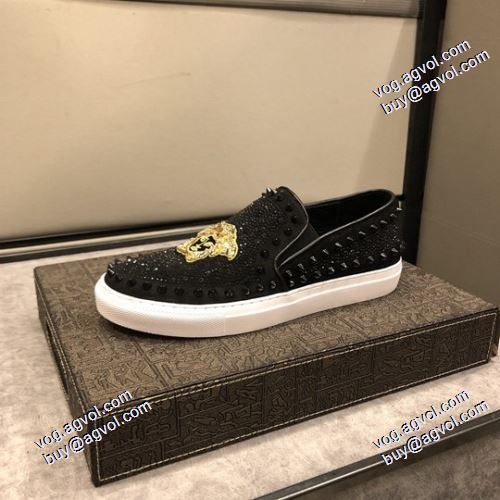 軽い履き心地 2021秋冬 フラットシューズ ヴェルサーチVERSACE カジュアルシューズ 抗菌?防臭加工 ヴェルサーチブランドスーパーコピー