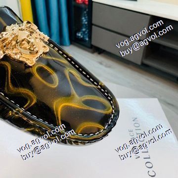 2色可選 2021秋冬 ヴェルサーチVERSACE エスバドリーユ 大人の雰囲気抜群 上品な輝きを放つ形 カジュアルシューズ ヴェルサーチブランドコピー