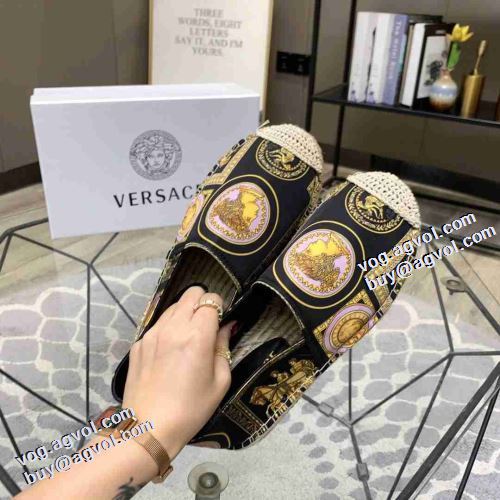 2021秋冬 ヴェルサーチVERSACE ヴェルサーチコピー スリップオン 歩きやすい　疲れない　痛くない 柔軟 着用 着心地抜群