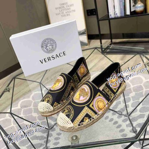 2021秋冬 ヴェルサーチVERSACE ヴェルサーチコピー スリップオン 歩きやすい　疲れない　痛くない 柔軟 着用 着心地抜群