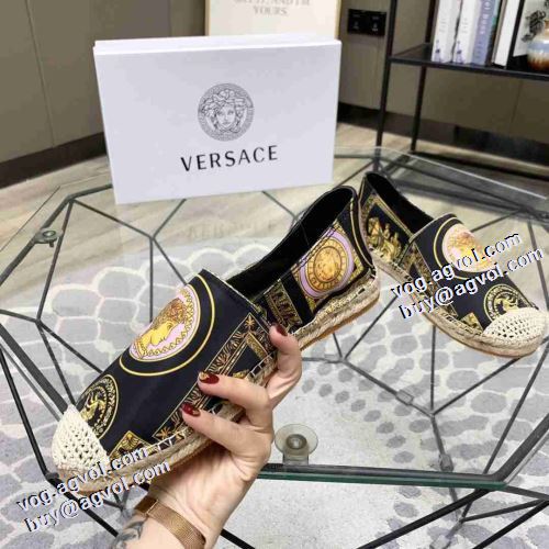 2021秋冬 ヴェルサーチVERSACE ヴェルサーチコピー スリップオン 歩きやすい　疲れない　痛くない 柔軟 着用 着心地抜群